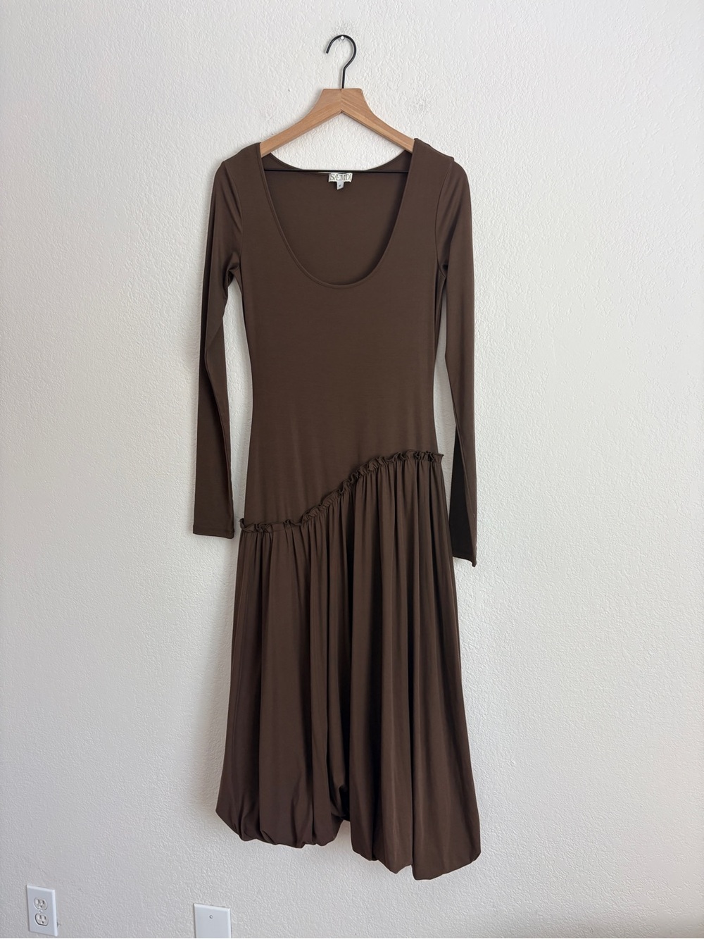 Saemdi Jeanette Chocolate Drop-Waist Midi Dress - Picture 6 of 12